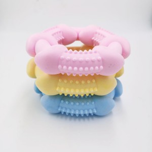 color TPR spiky ring dog chew toy for pet